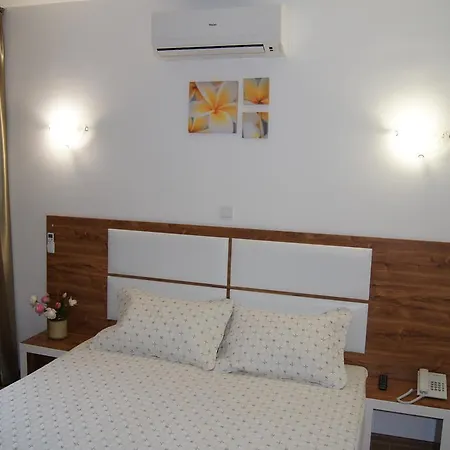 Elizabeth Dy Boutique 3* ネセバル