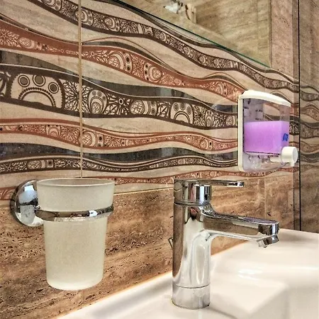 Elizabeth Dy Boutique