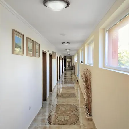 Elizabeth Dy Boutique