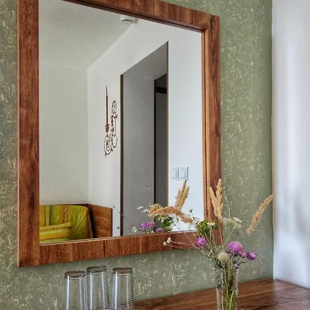 Elizabeth Dy Boutique 3*